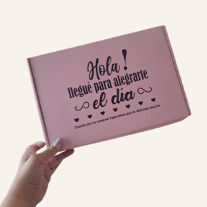 Caja de Cartón Rosada “Hola, llegué para alegrarte el día” 30 x 20 x 6 cm